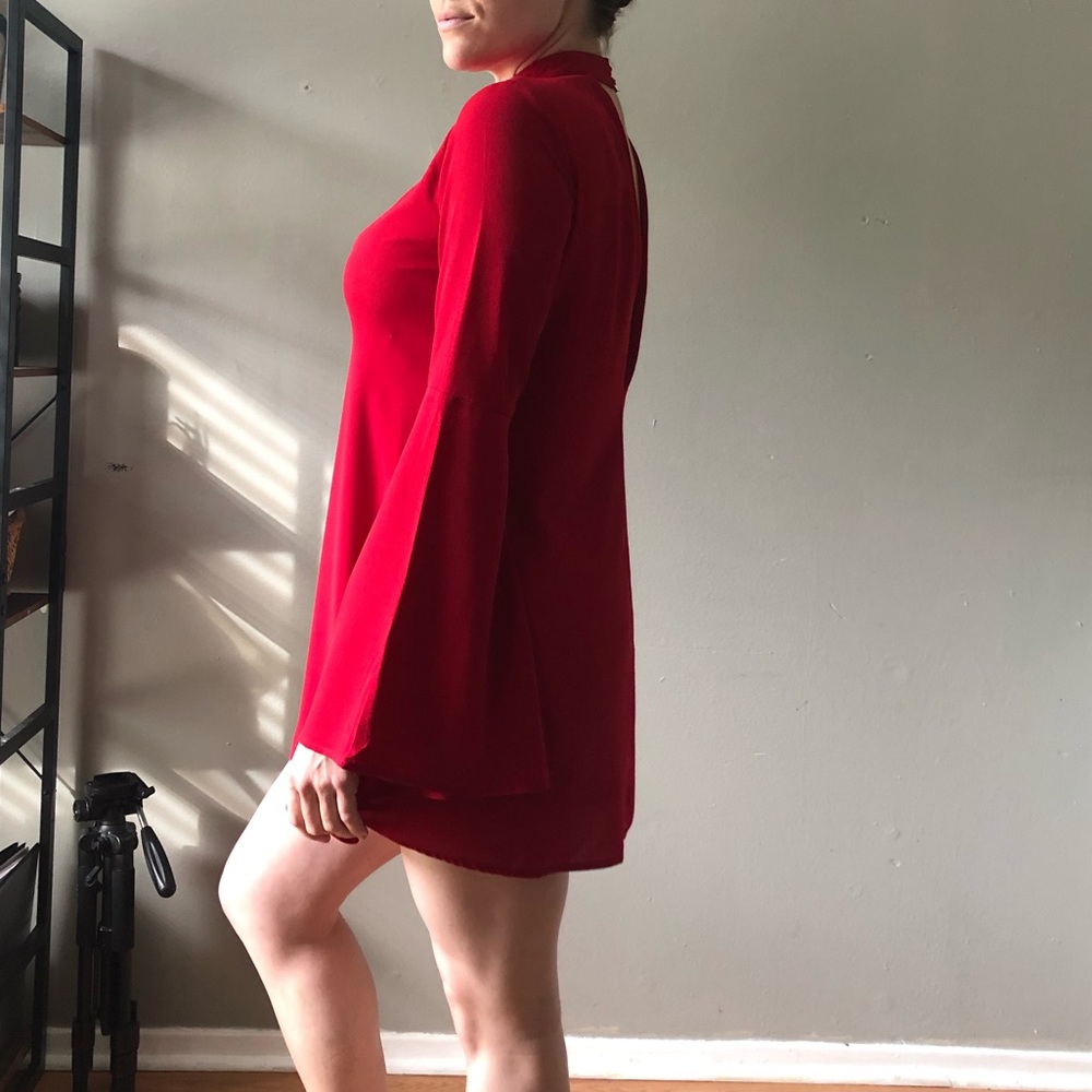 Red Lulu’s Deep Neck Mini - Picture 3 of 4